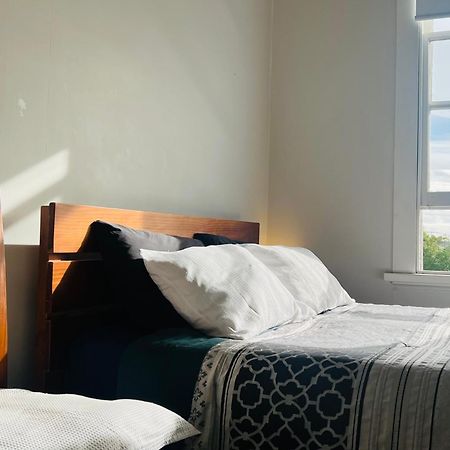 Hostel Wayne'S World Westport Exteriér fotografie